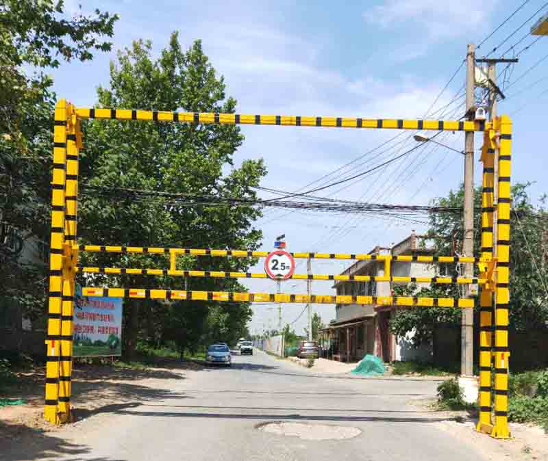 吐鲁番农村道路限高架